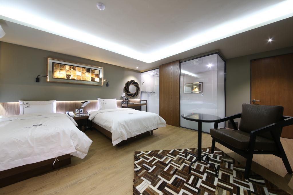 Avenue Hotel Чонджу Екстер'єр фото
