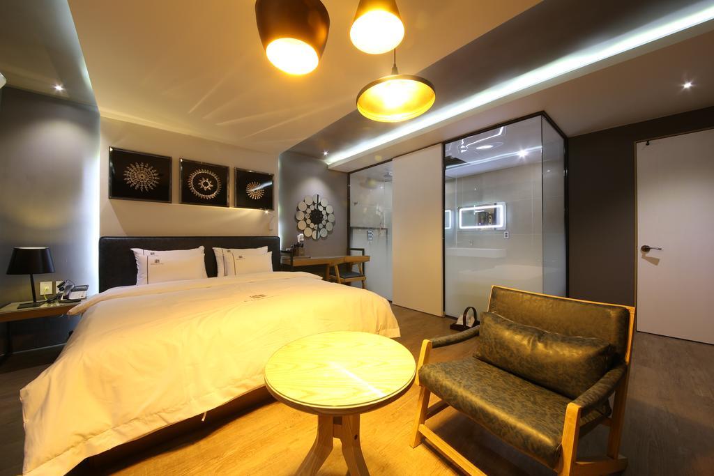 Avenue Hotel Чонджу Екстер'єр фото