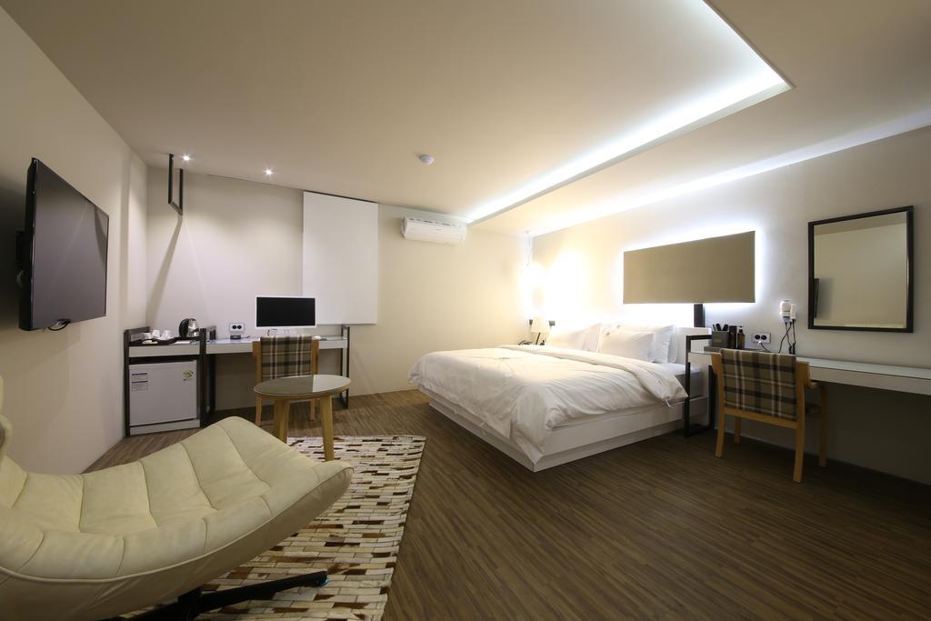 Avenue Hotel Чонджу Екстер'єр фото