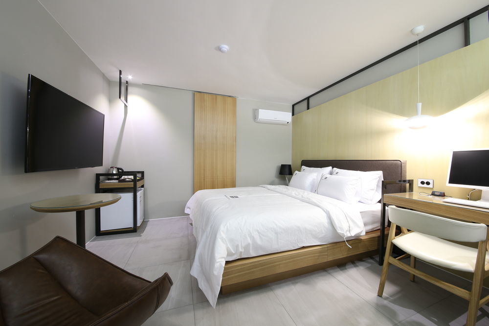 Avenue Hotel Чонджу Екстер'єр фото