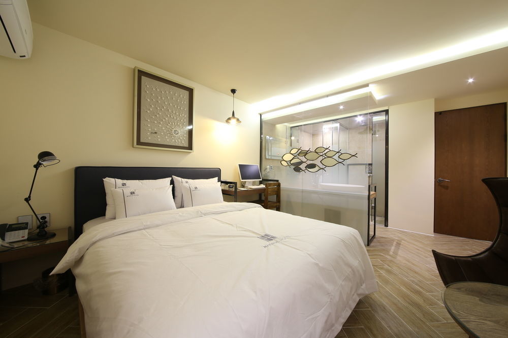 Avenue Hotel Чонджу Екстер'єр фото